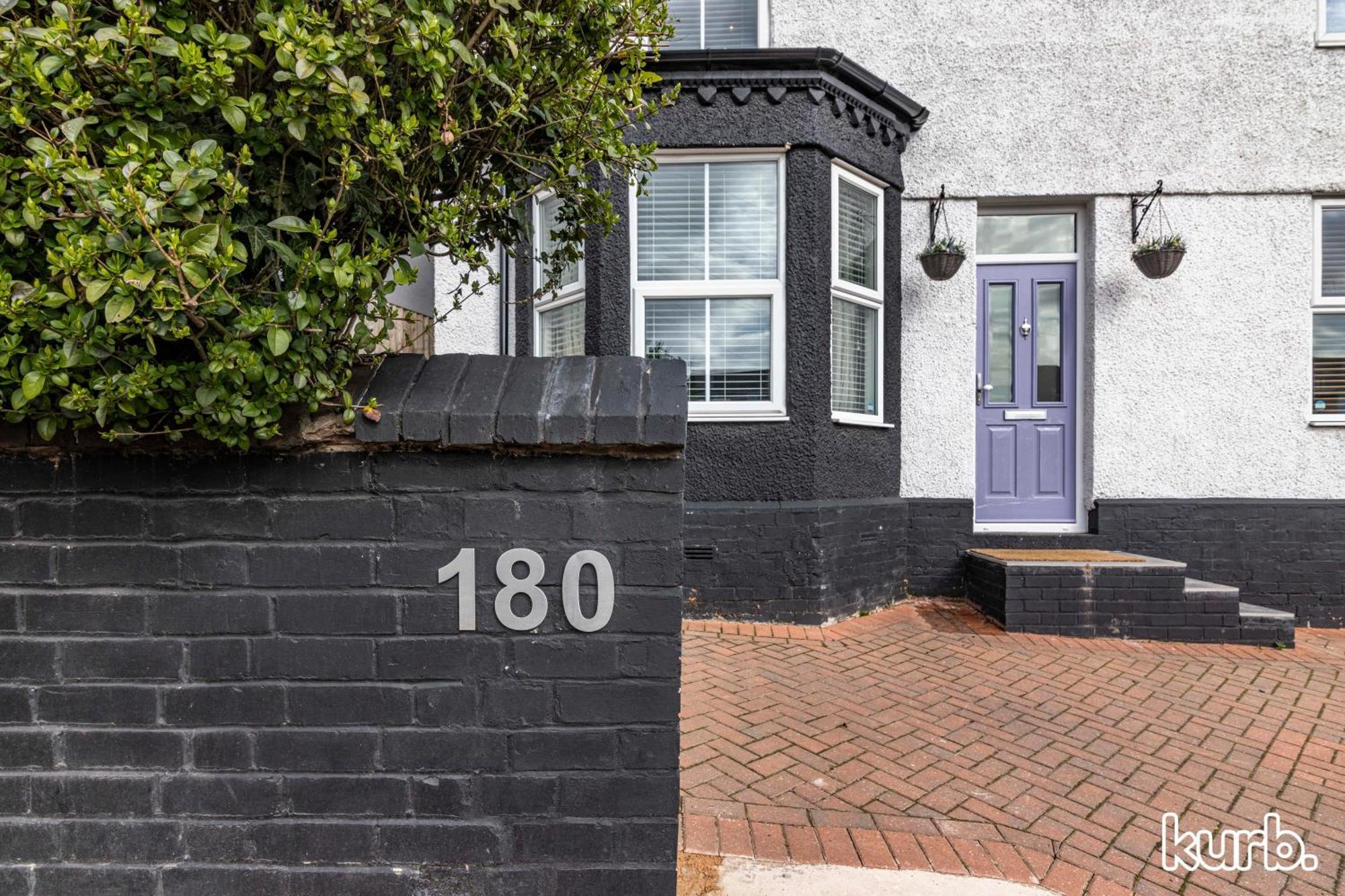 Carlton Hill House - 5 Bedroom House With Parking