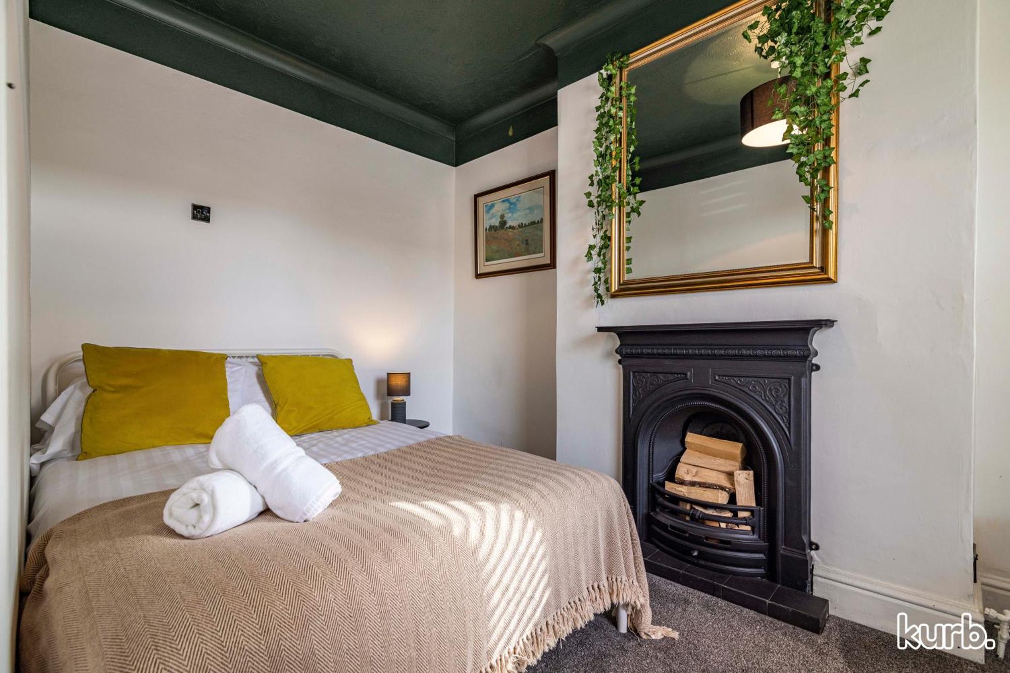 Carlton Hill House - 5 Bedroom House With Parking *